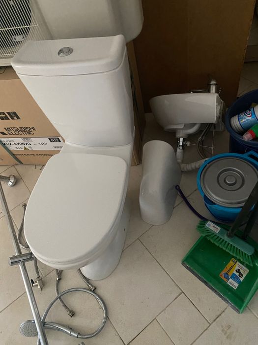 Тоалетни чинии, Мивки,