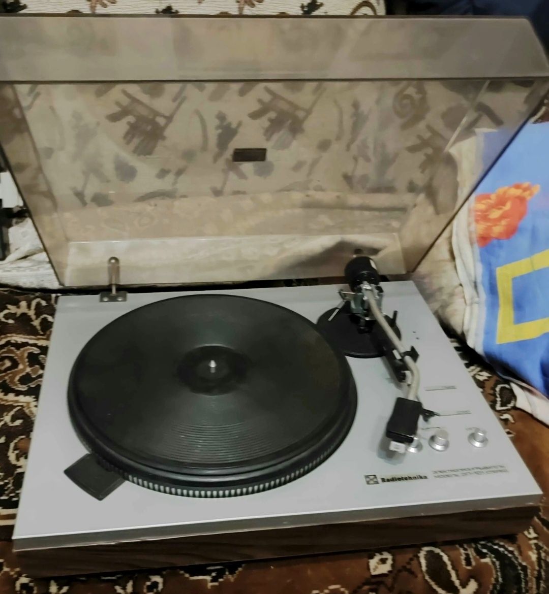 Продам виниловый плеер Радиотехника эп-101