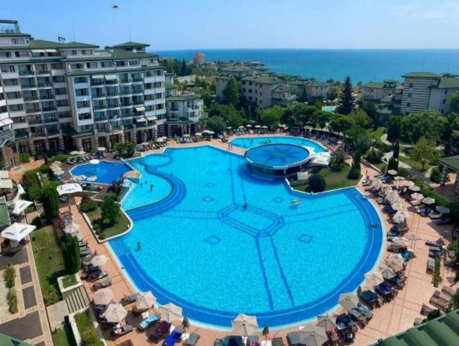 Apart. 3 camere pe plaja Emerald Resort  78.000 €