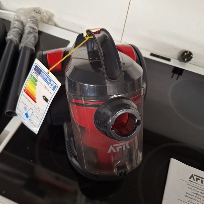 Прахосмукачка с контейнер внос от Германия - нова с нарушена опаковка