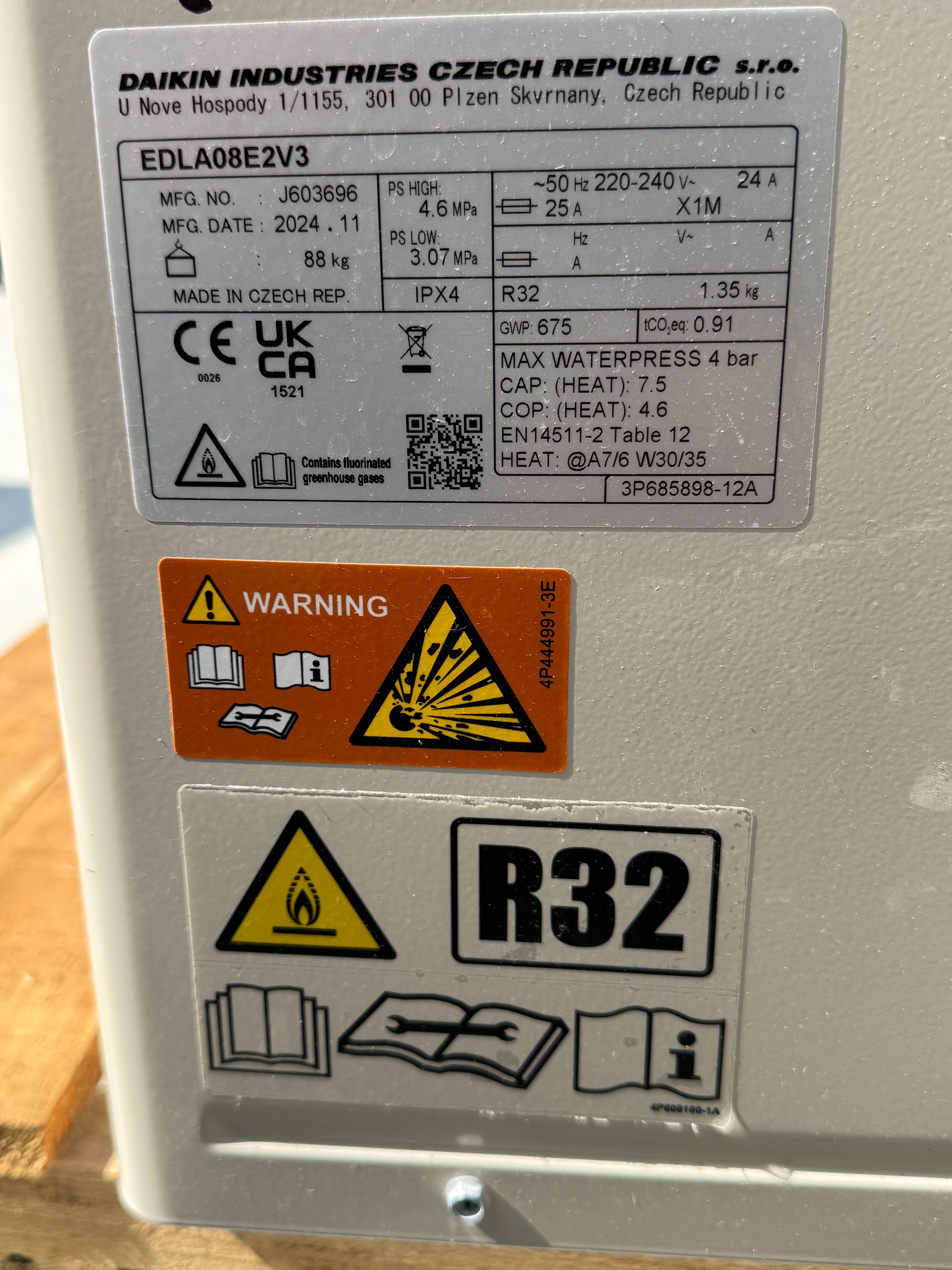 Pompa de Căldură - Daikin Altherma 8kW- EDLA08E2V3