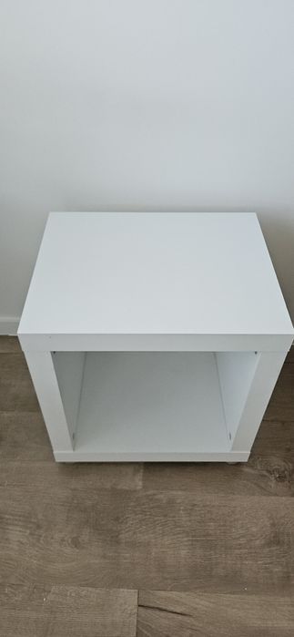 Етажерка кубче за под