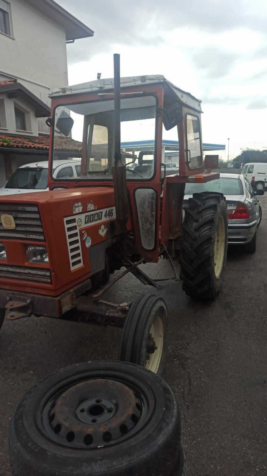 Tractor Fiat model 446