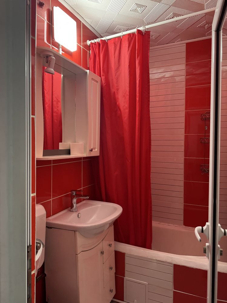 Ofer spre inchiriere apartament 3 camere zona Grivitei