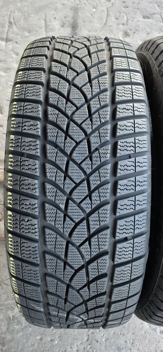 2 anvelope iarna ca si noi Goodyear,dot 2022.Pretul este pe bucata