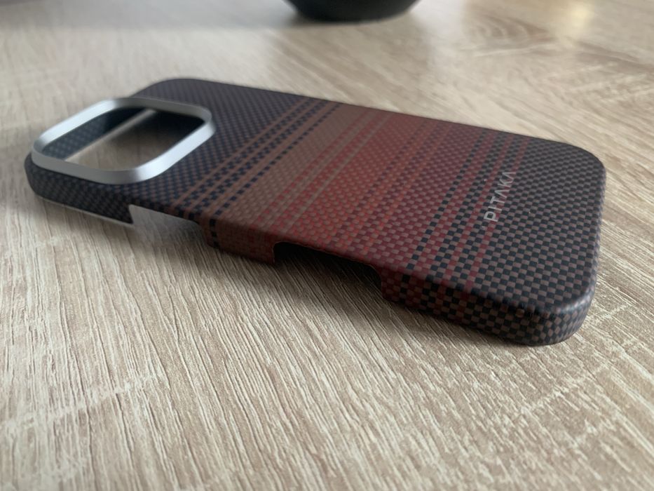 Pitaka carbon IP 16 pro