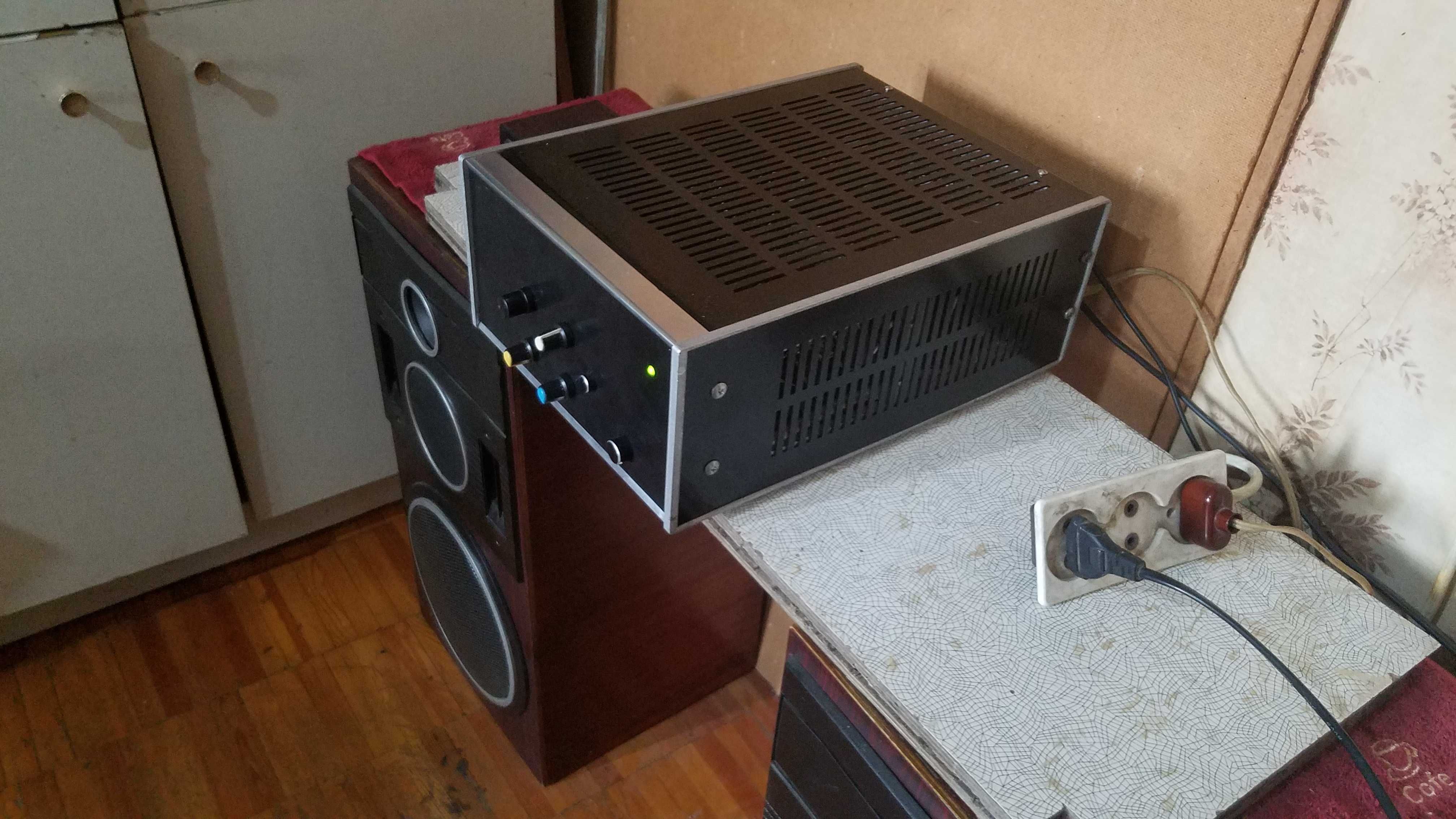Продаю Колонки  50АС + Усилитель