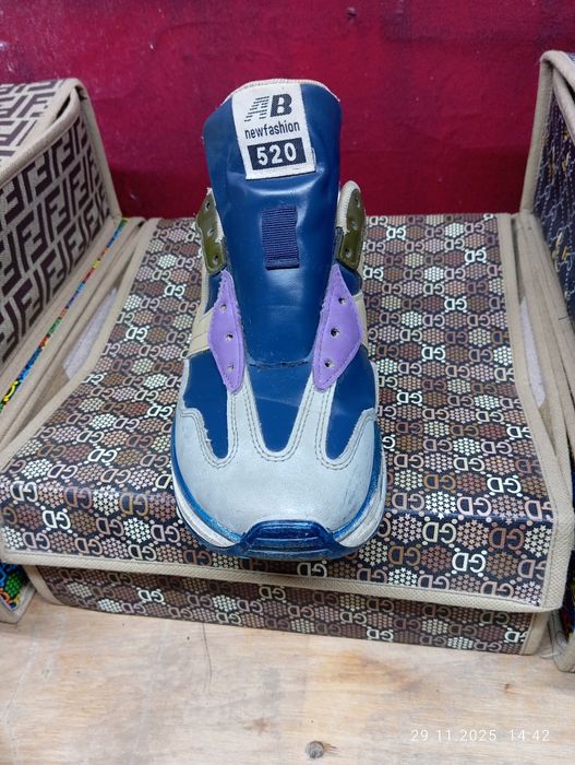 Кроссовки все фирма отдам не дорого