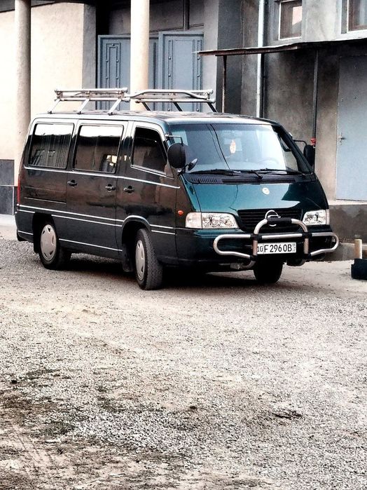 Istana sotiladi 2003 radnoy 50.000 km yurgan