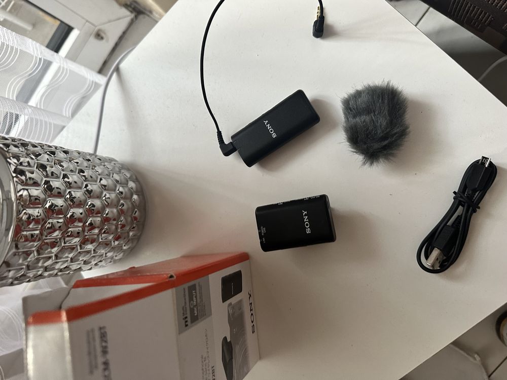 Микрофон SONY ECM-W2BT Bluethooth Wireless Microphone неизползван.