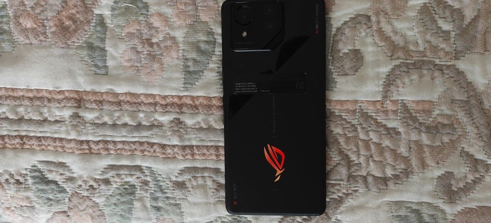 Asus Rog Phone 8  impecabil  ca nou