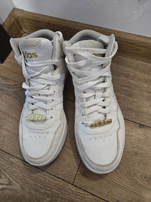Adidas бели дамски кецове