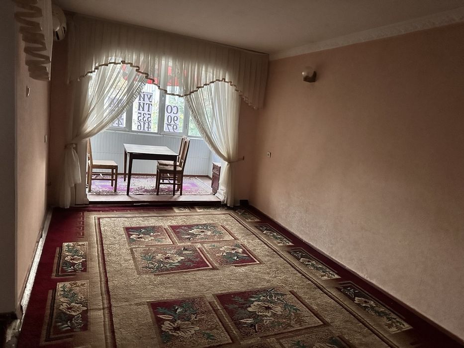 3 xonali kvartira sotiladi