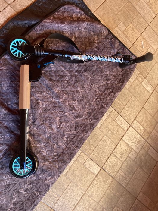 Trotineta copii pliabila, cu suspensie fata, noua, in cutie, neagra