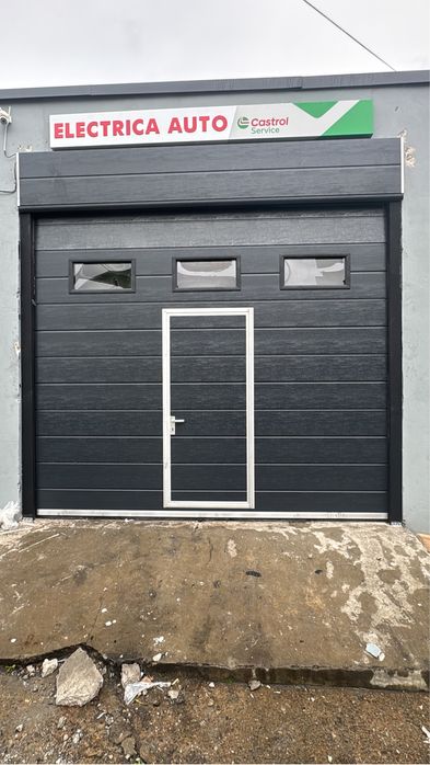 Usa garaj L4000xH4000 gri cu geamuri -NOU!