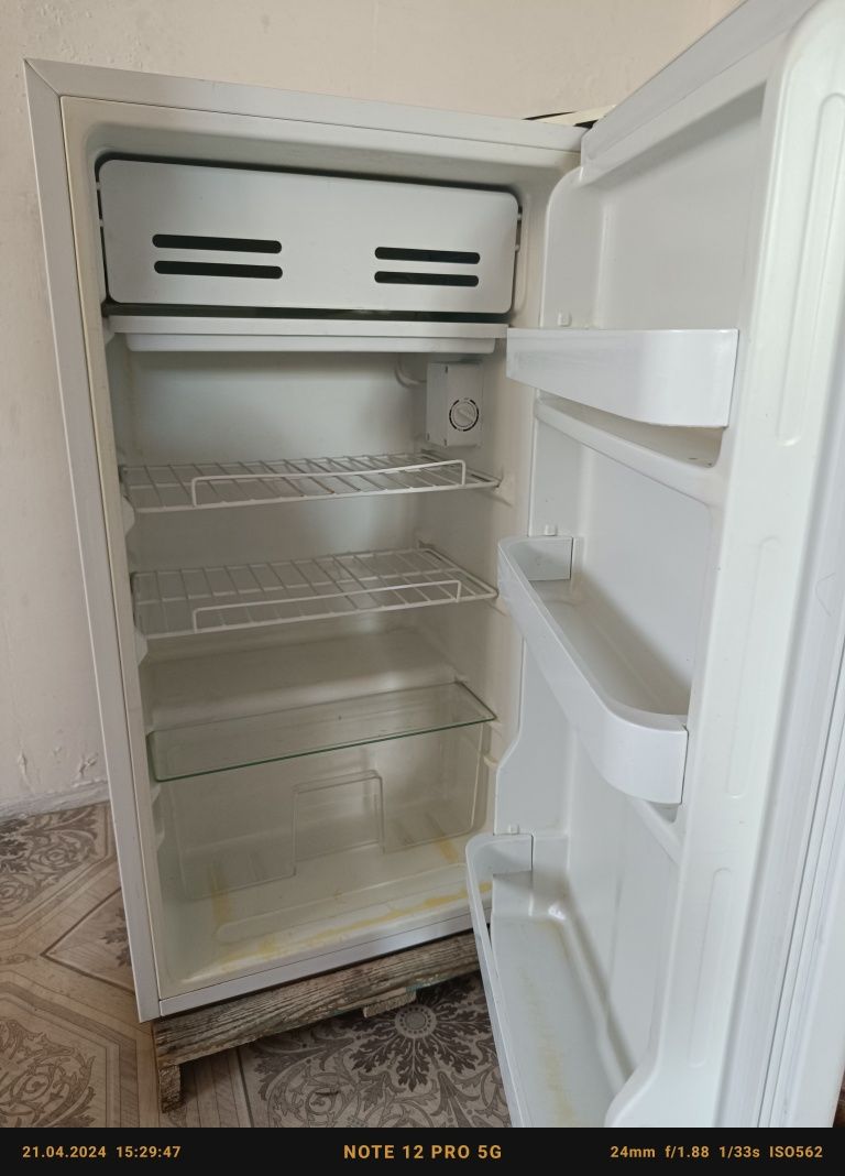 Холодильник б/у 40000