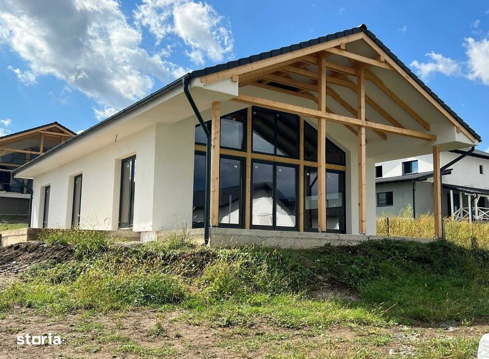 Casa modernă pe un singur nivel, 130mp,teren 700 în LIVEZENI