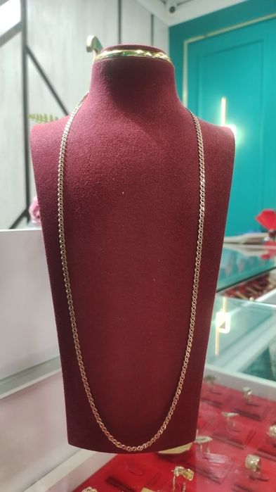 Tilla zanjir uzuk va sirga sotiladi