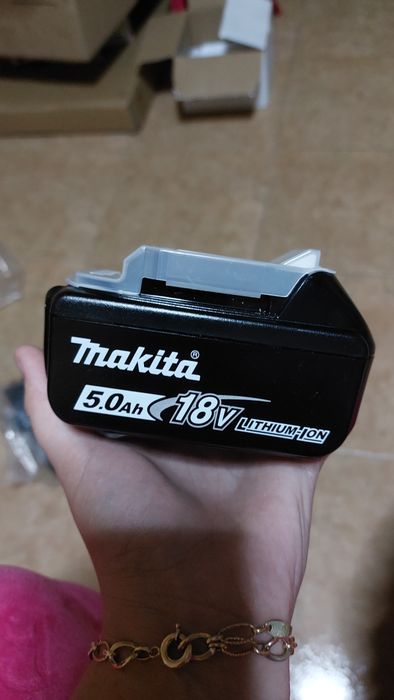 Acumulatorii 5Ah şi incarcator rapid Makita Original