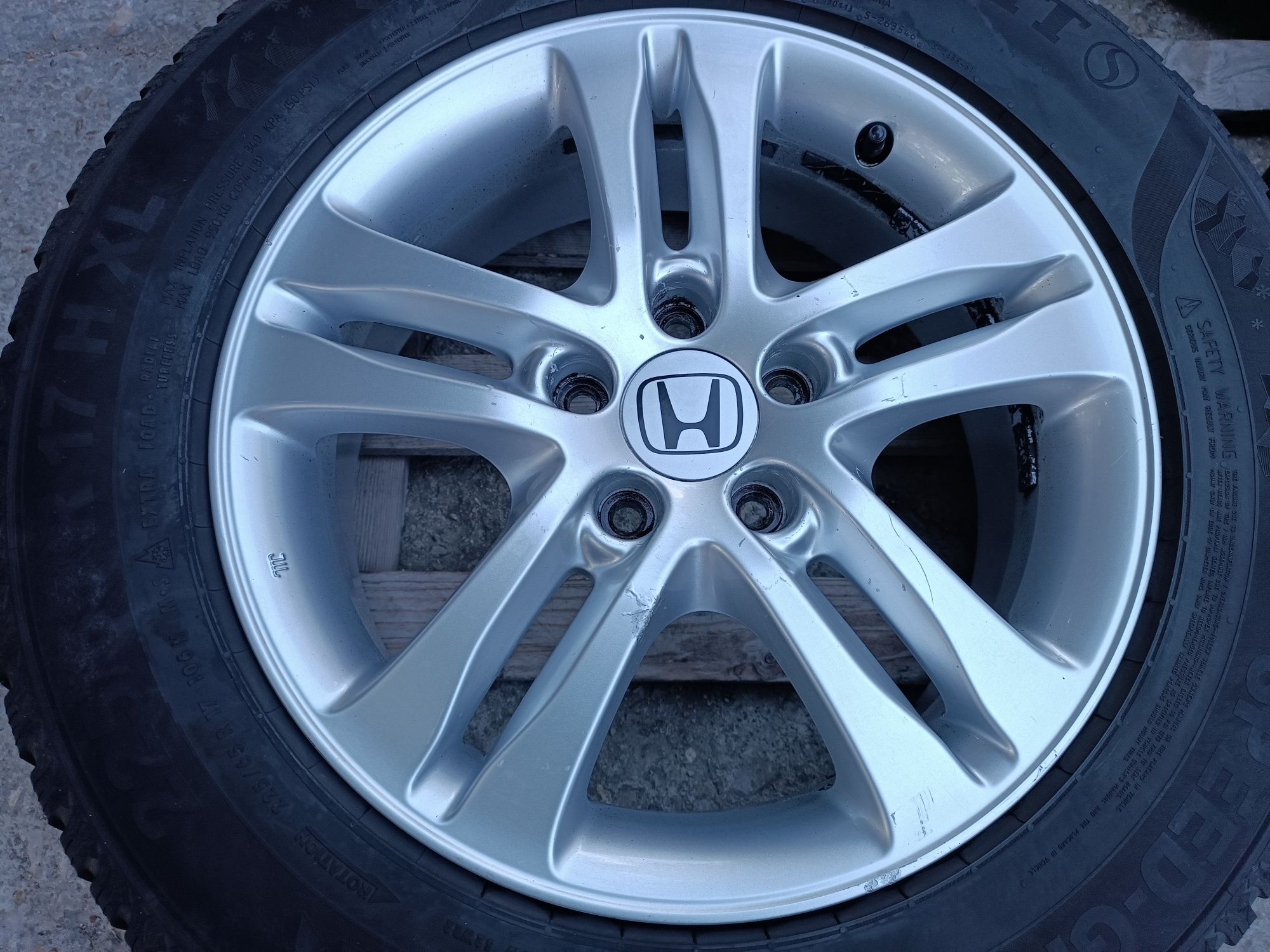 Лети джанти 17ки 5х114.3 Honda + зимни гуми 225/65/17 Semperit