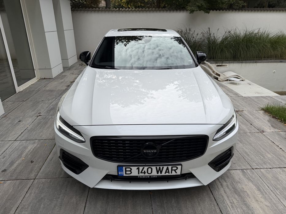 Volvo S90 T8 R-line Twin-Engine AWD 400cp