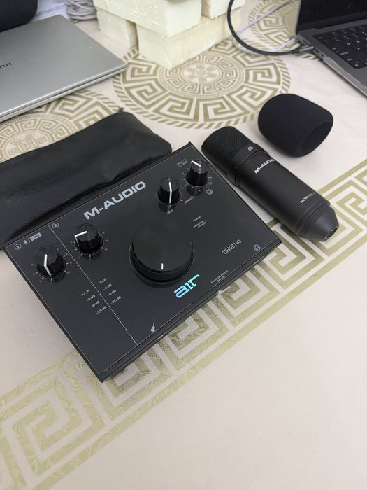Студийный микрофон nova black и звуковая карта m-audio air 192|4