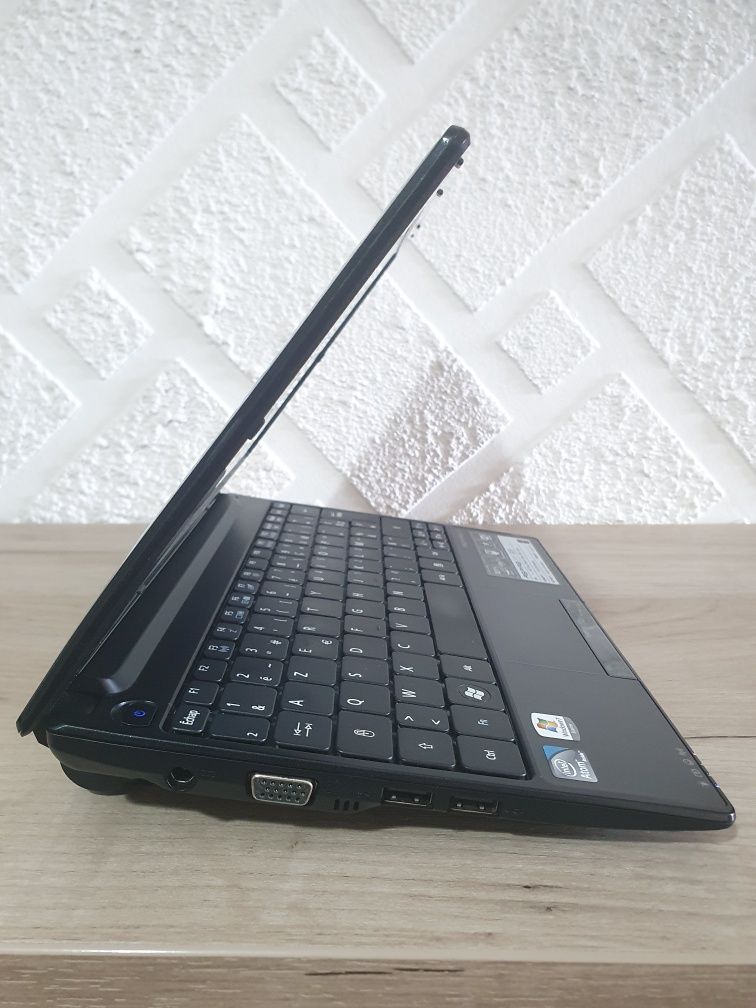 Acer Aspire One 255