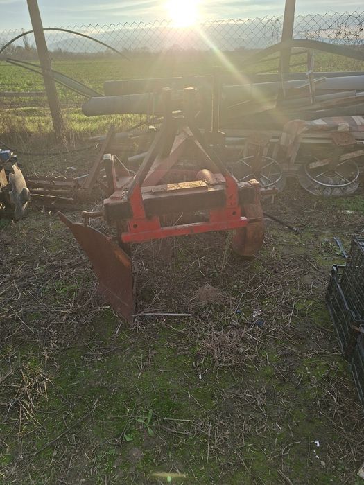 Плуга 3х20 трактор