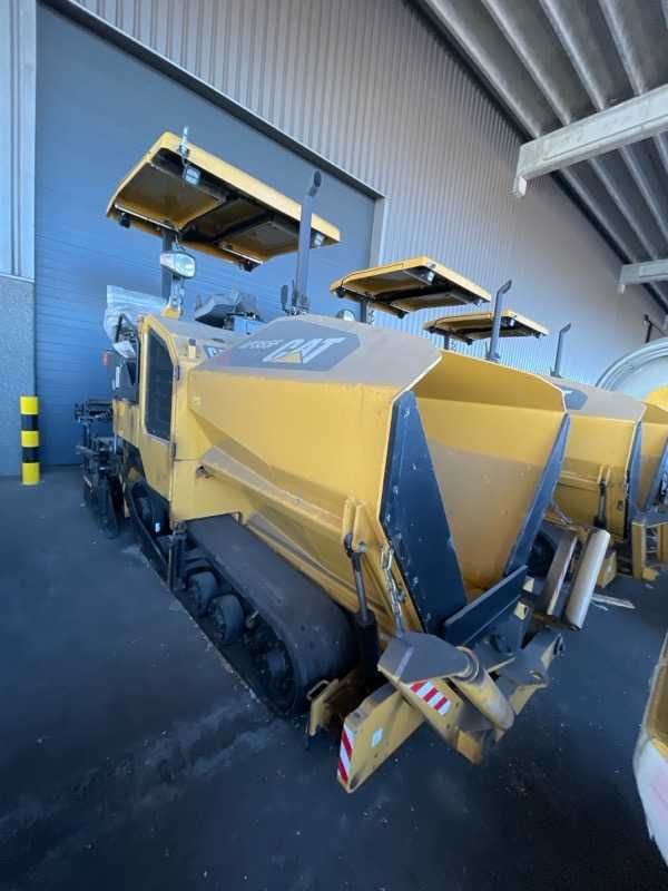 Zanjirli asfalt yotqizuvchi Cat AP 355F