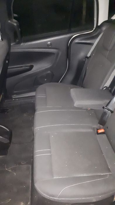 Vând  un Ford B  Max