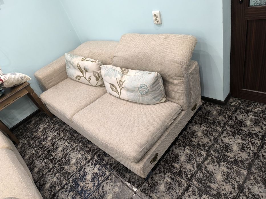 ПОДАРЯВАМ ъглов диван