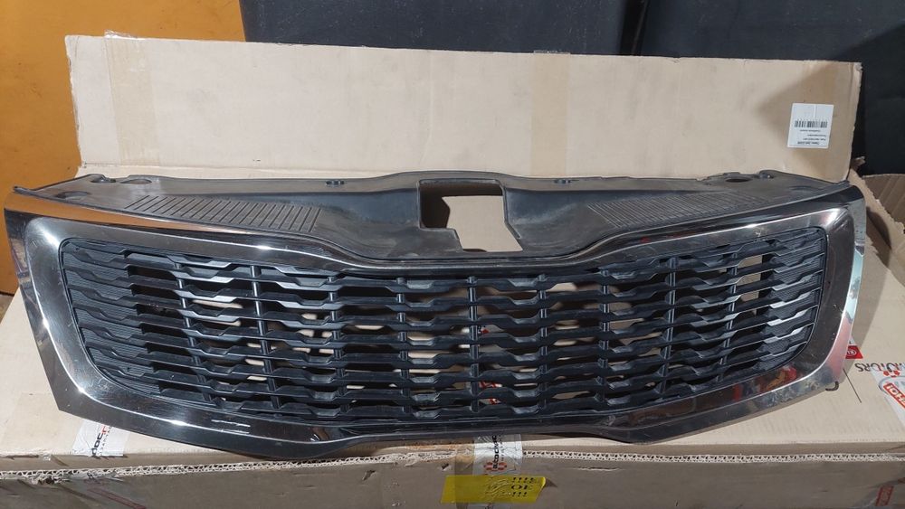 Решетка радиатора Kia Rio 3