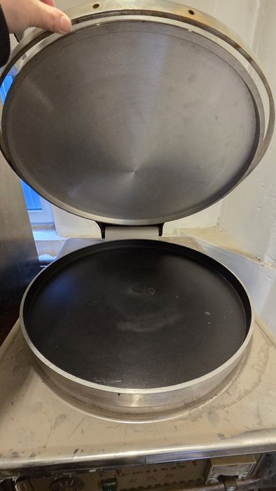 Промышлнная  сковорода,  лавашница