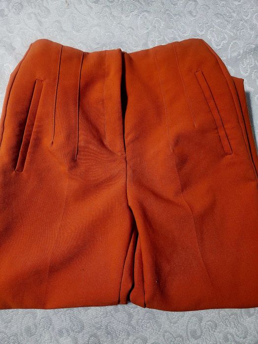 Оранжев панталон  размер Xs, но става и за S