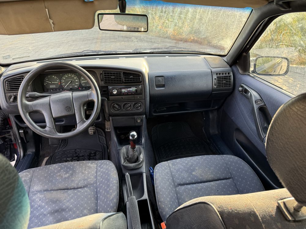 VW Passat 1.8 90hp.