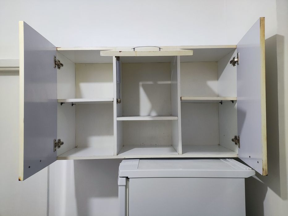 Продам навесной шкаф