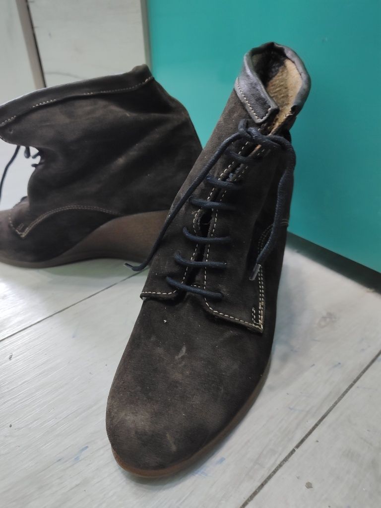 Ghete botine marimea 39 Noi piele intoarsa cu platforma