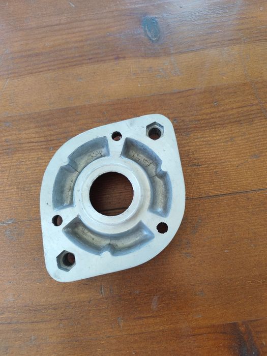 Запчасть на производственную мясорубку