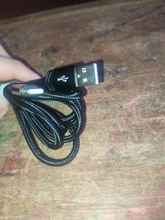 Cablu pentru încărcător