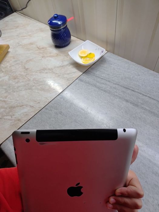 iPad не включается продаю на запчасти в лучшем и хорошом состоянии