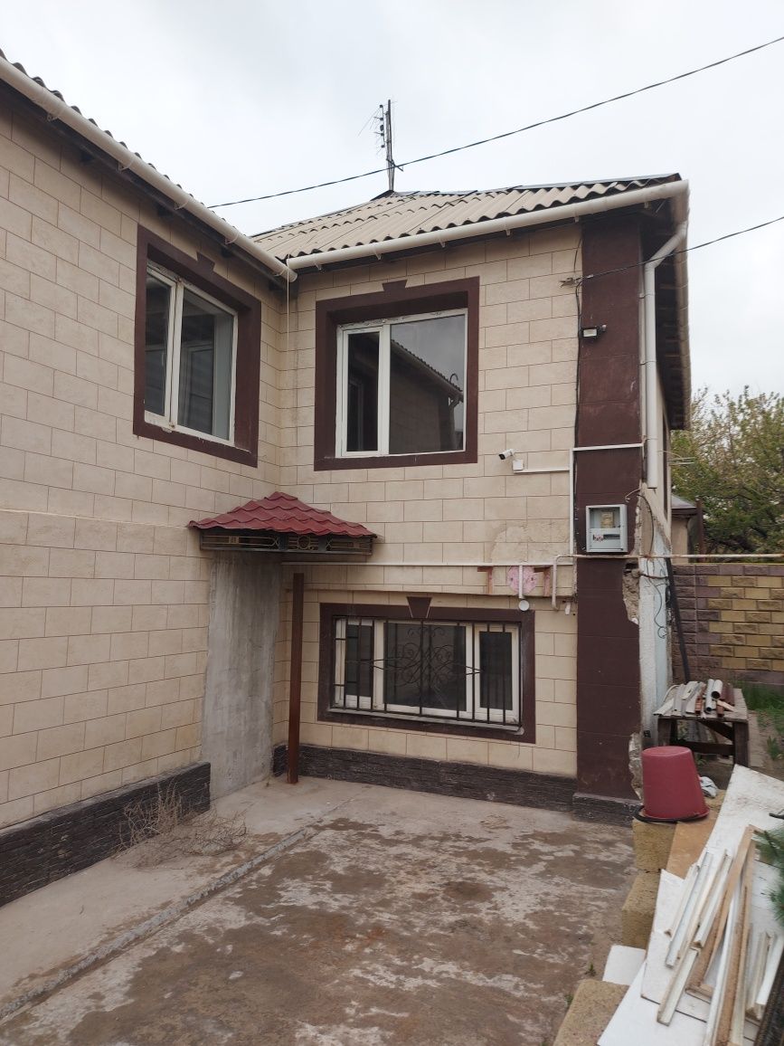 Срочно продаётся 2 этажный дом