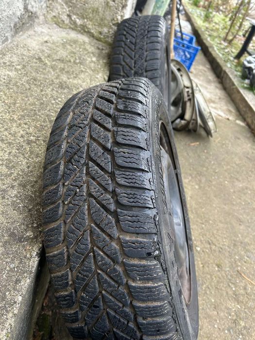 Зимни гуми с тасове 175/65R14 от пежо 206.