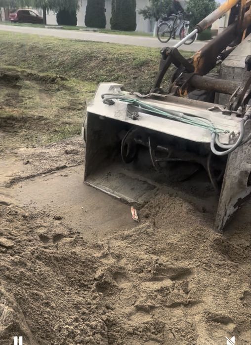 Mini incarcator bobcat 3,5 tone , mini excavator 4 tone de inchiriat