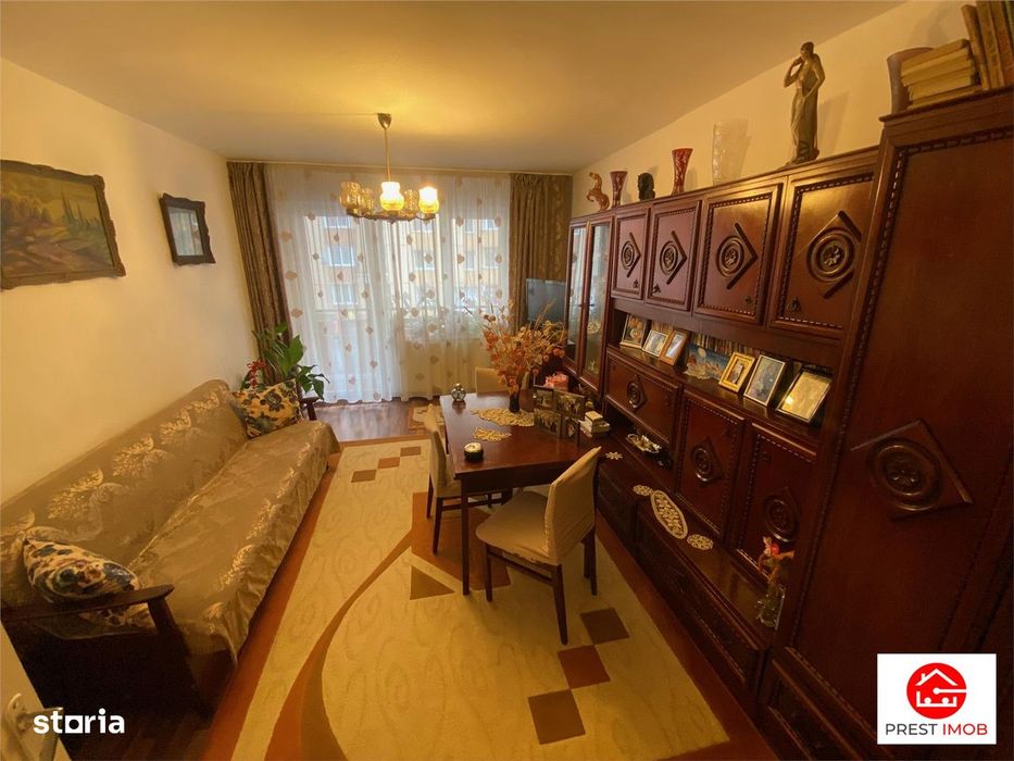 Apartament cu 4 camere de vanzare in Tudor, etaj 1