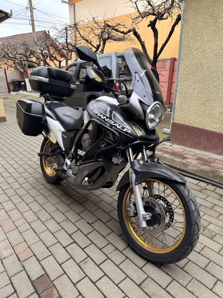 Honda Transalp XL700V