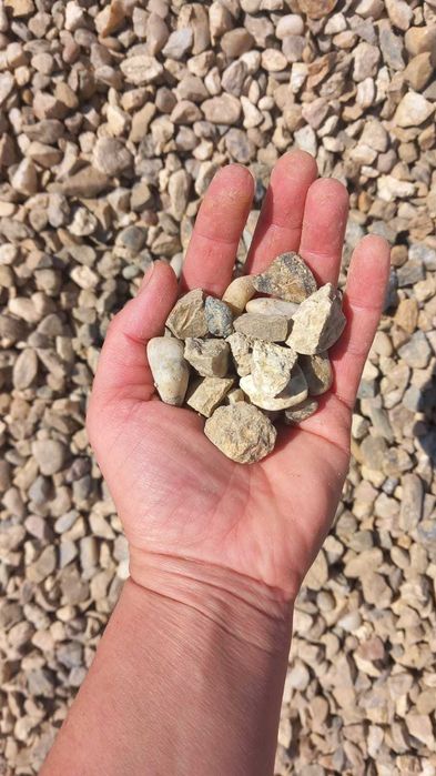 Vindem  si  livram beton concasat, piatra concasata