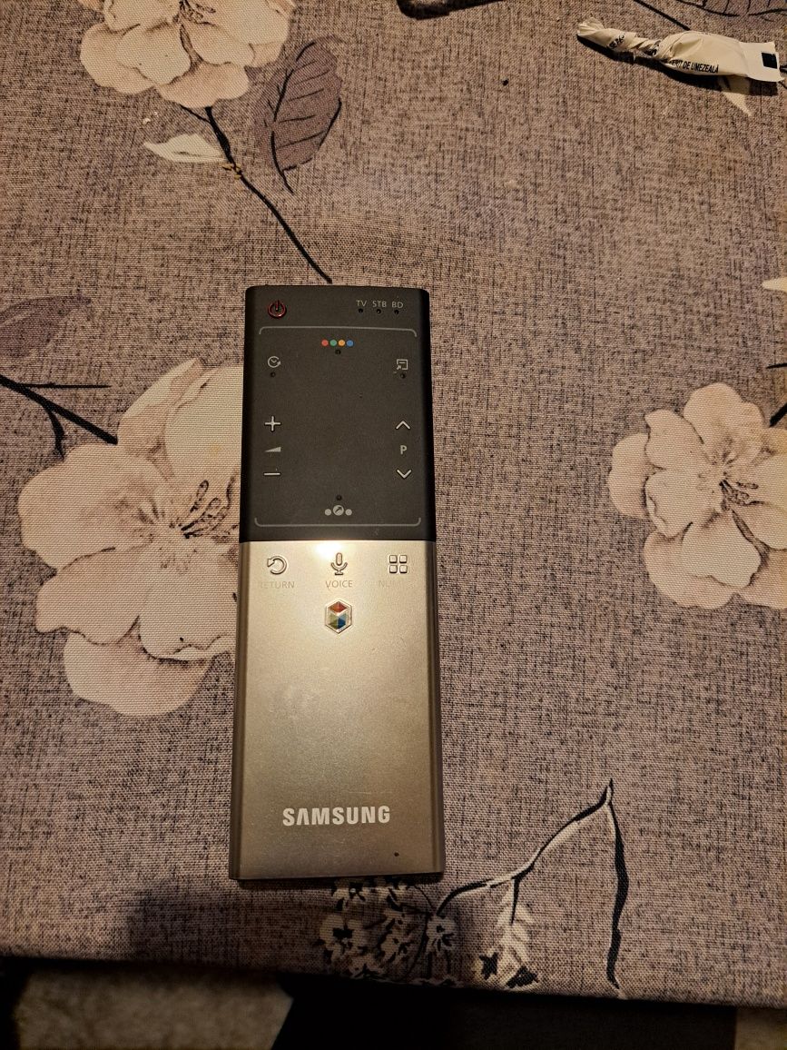 Vând telecomandă samsung smart touch