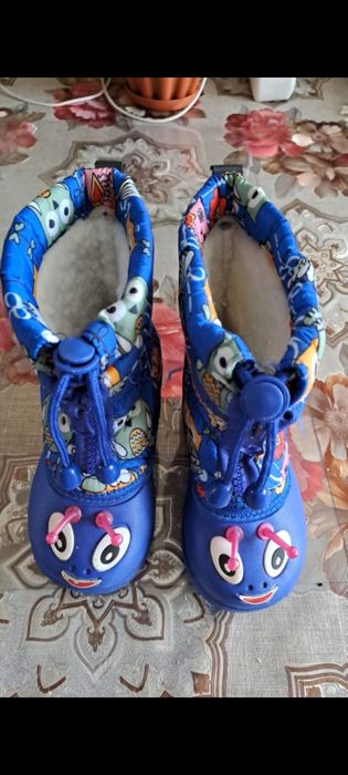 Продам сапожки детские