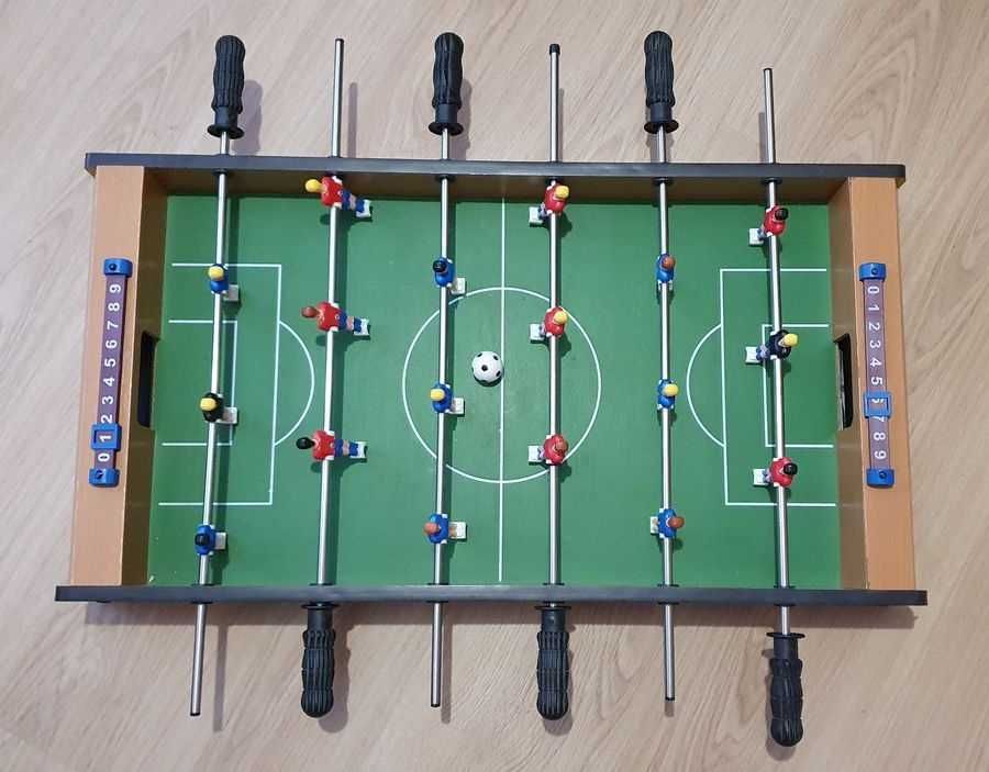 Футболна маса - детска игра