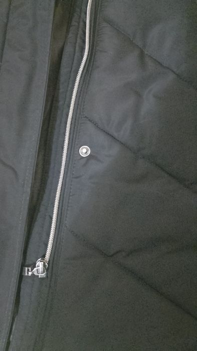 Дълго дамско зимно яке със пухена качулка